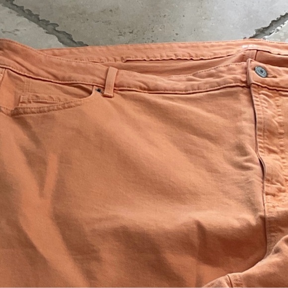 NWT Old Navy Orange Extra High Rise Sky Hi Wide Leg Cut- Off Jeans Size 26 Plus - Picture 6 of 8